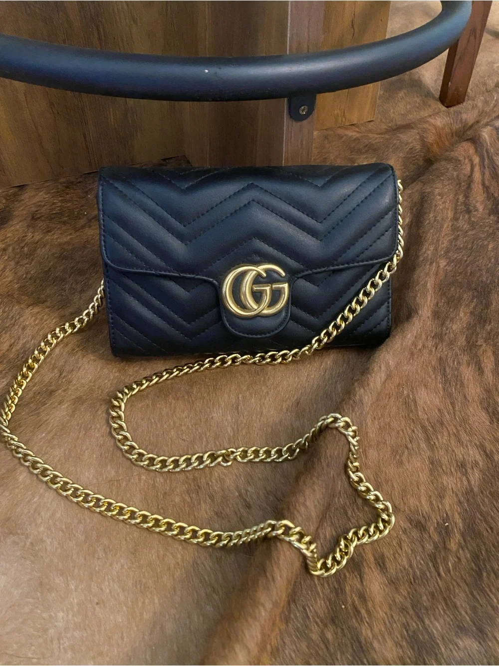 Gucci GG LogoBlack Matelassé Chevron Small Shoulder Bag with Gold Chain - Picture 5 of 5